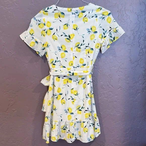 Banana Republic Yellow and White Lemon Print Dress - 2P - Picture 2 of 3